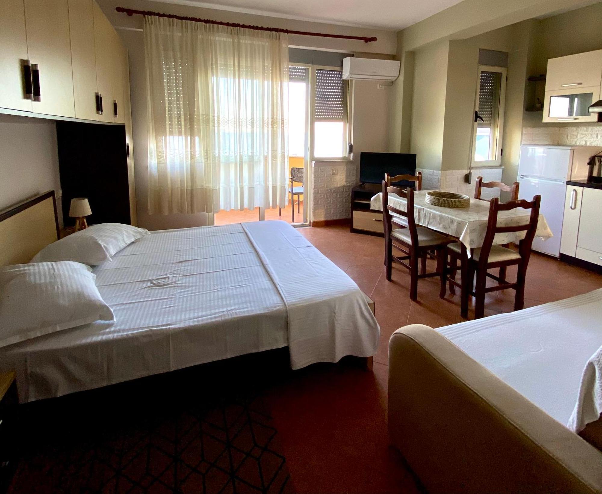 Memory Apartments Durres Bagian luar foto